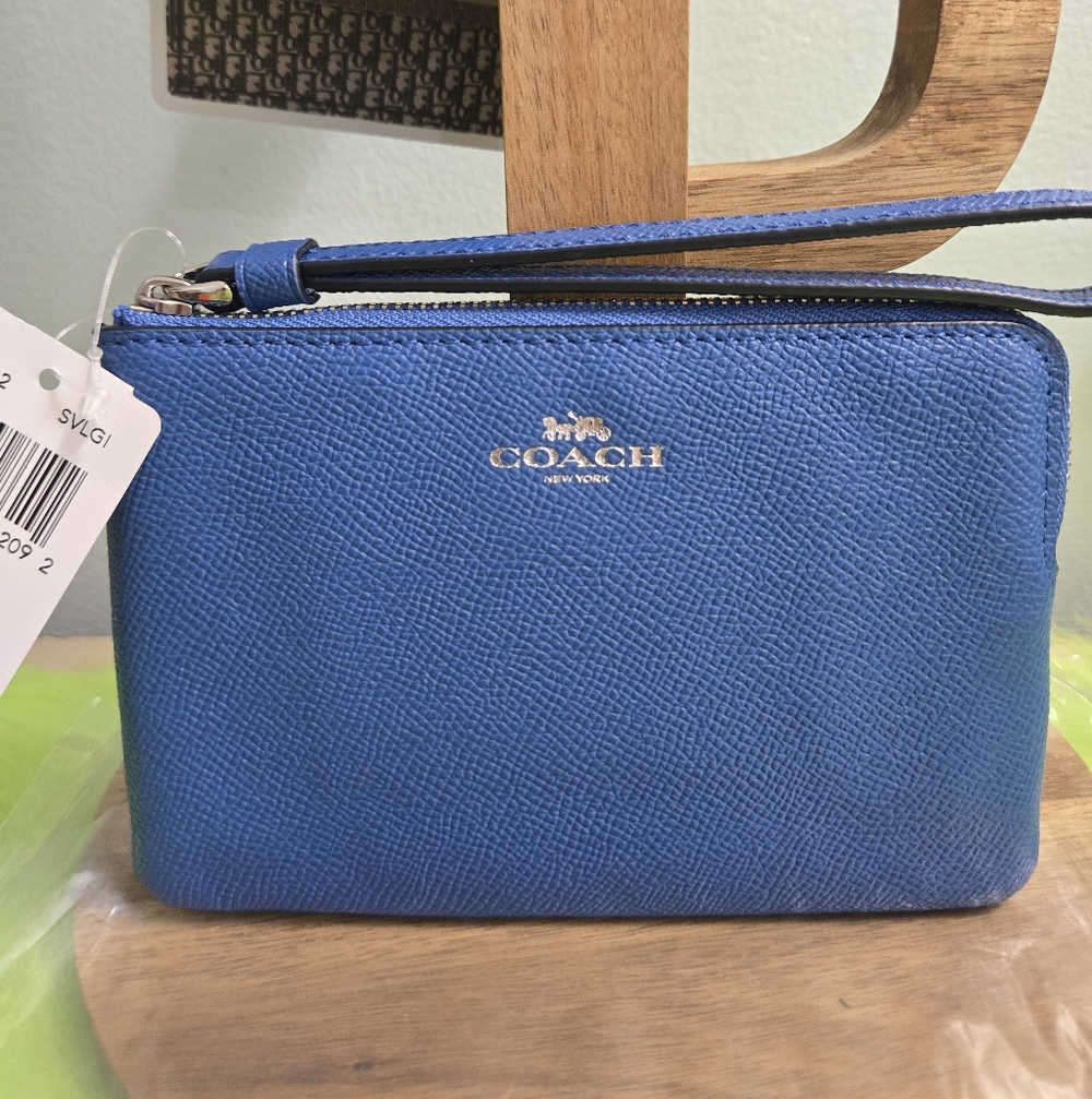 Coach Corner Zip Wristlet in crossgrain leather, color SV/Lapis (blue) NWT - Picture 3 of 11